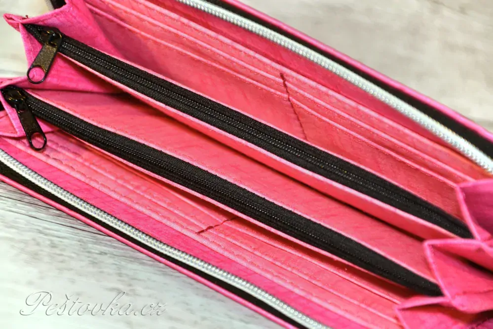 Peštovka Zipová peněženka *tmavě růžová s provázkem*