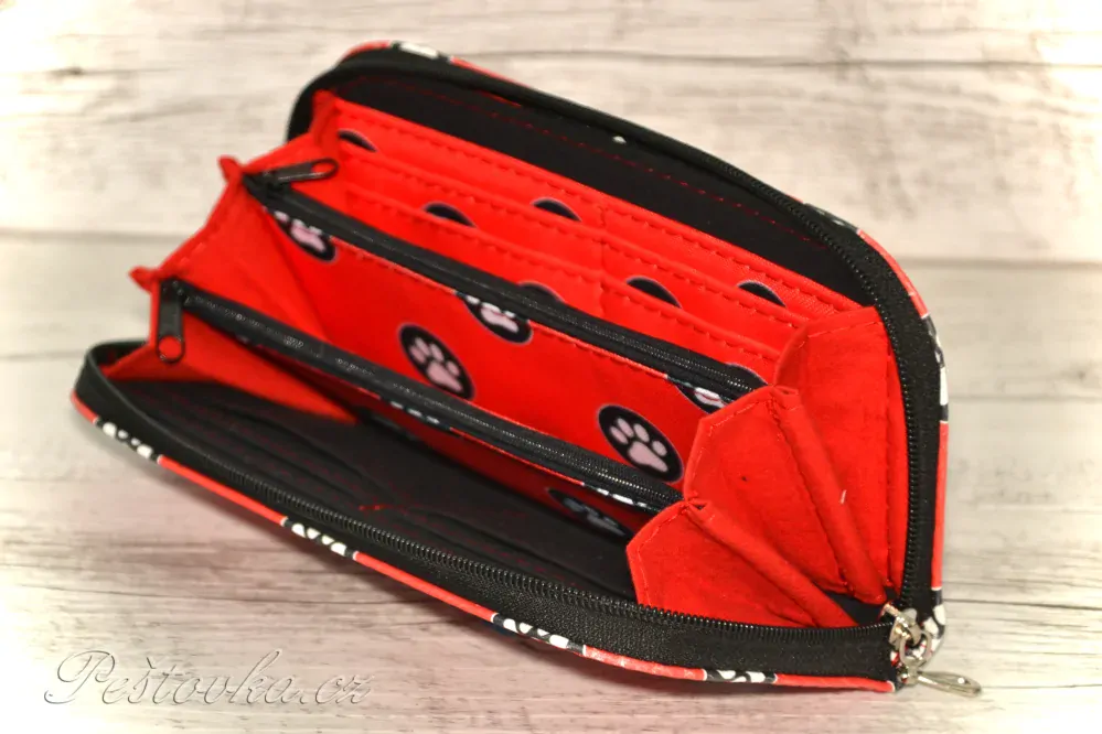 Peštovka Zipová peněženka *tlapky na červené*