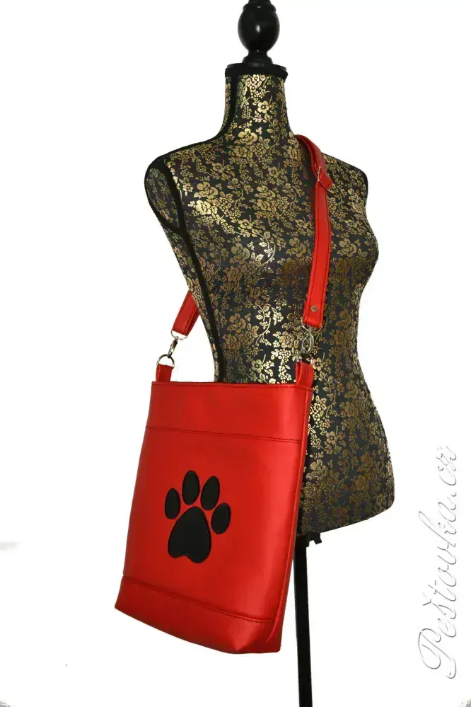 Peštovka - crossbody kabelka s tlapkou *červená*