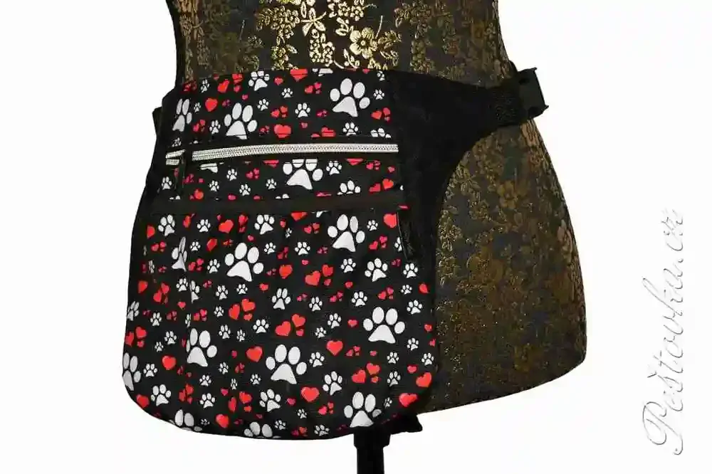 Peštovka ledvinka - pamlskovník DAYNA2 *tlapky a srdíčka*