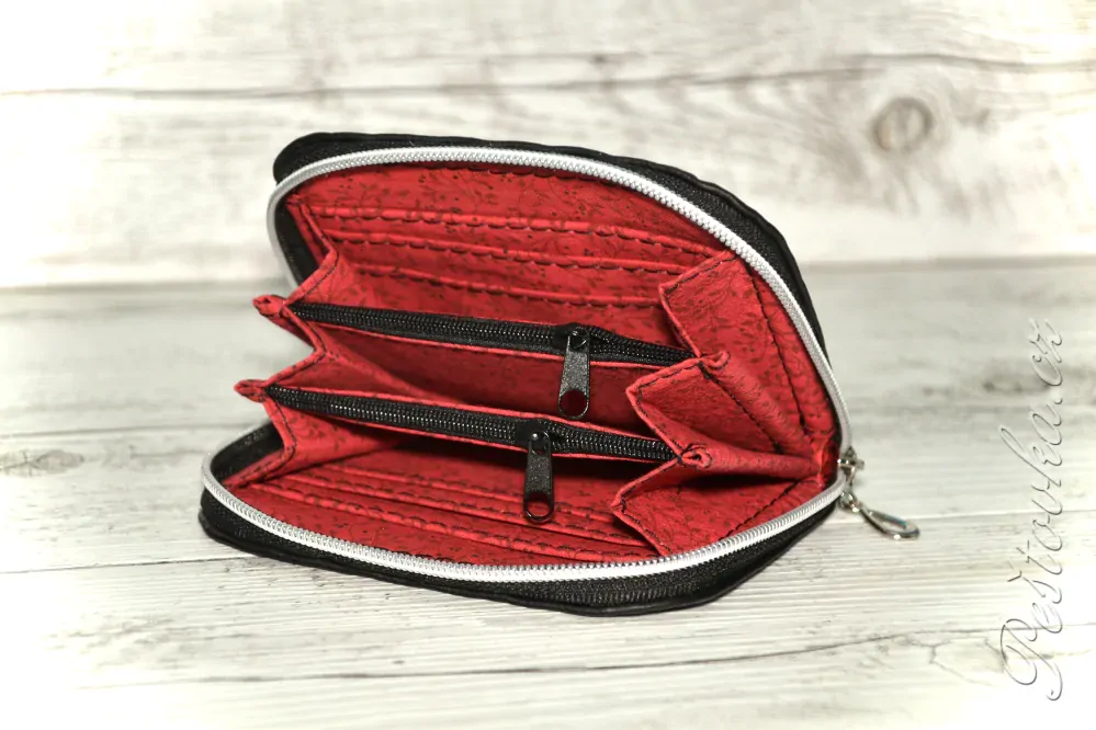 Peštovka Malá zipová peněženka *stafík*