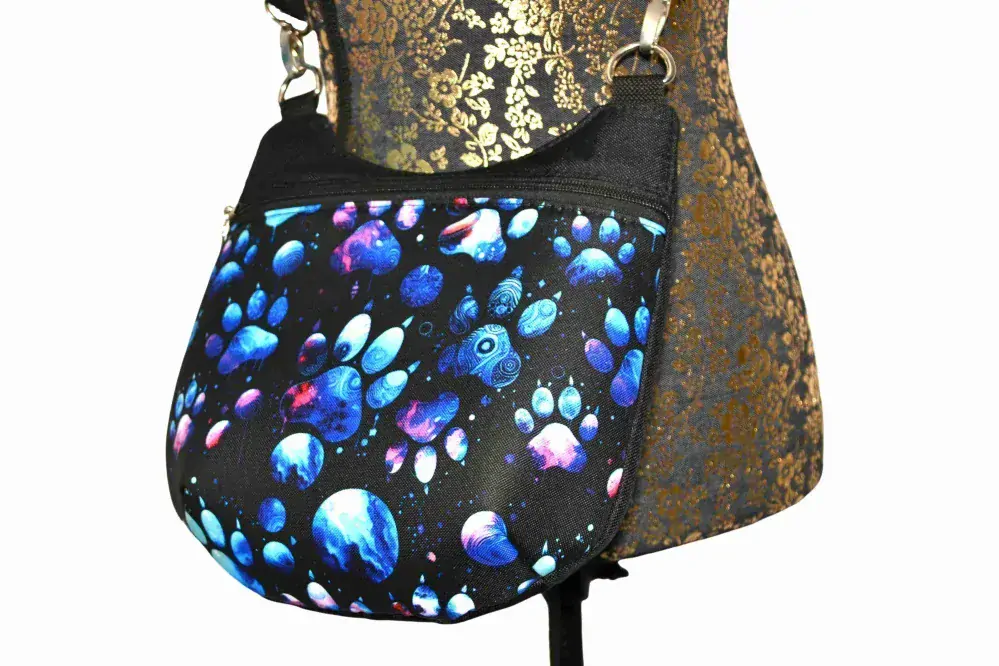 Peštovka - crossbody Alice *modré duhové tlapky*