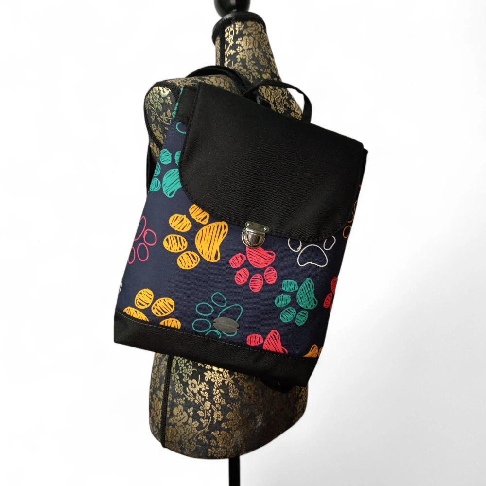 Peštovka - městský batoh CITY BAG *TLAPKY*