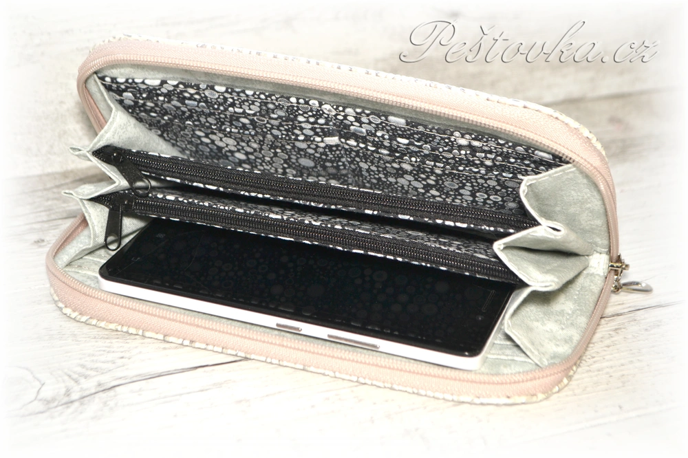 Peštovka Zipová peněženka bílo-stříbrná hadinka