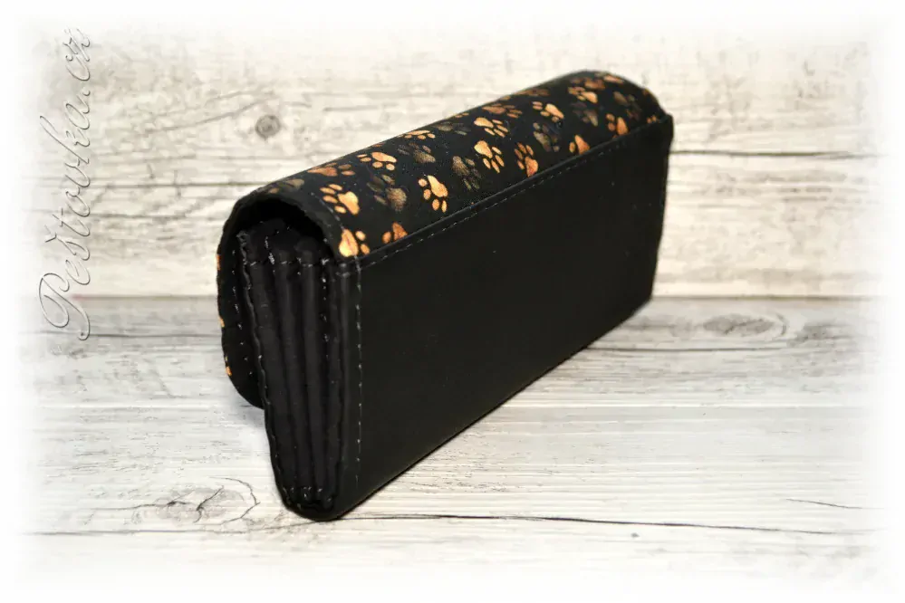 Peštovka Dámská elegantní peněženka *hnědé tlapky*