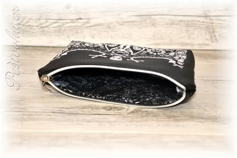 Peštovka kosmetické pouzdro INSIGNO *s výšivkou Ghotic*