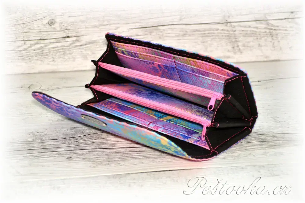 Peštovka Dámská elegantní peněženka *celoduhová*