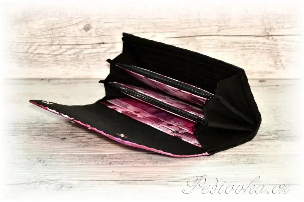 Peštovka Dámská elegantní peněženka *sakura + černá koženka*