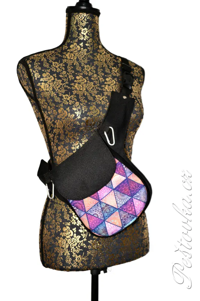 Peštovka ledvinka POSETO *barevné trojúhelníky*