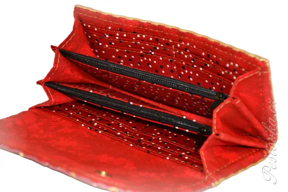 Peštovka Dámská elegantní peněženka *bordovo-zlatá*