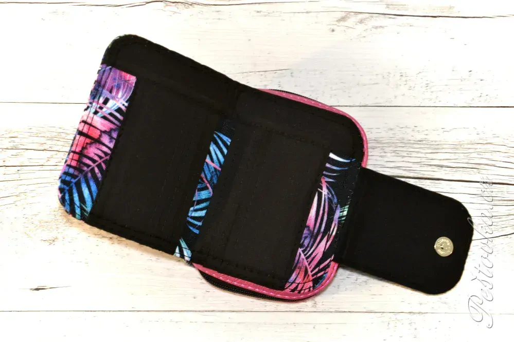 Peštovka Malá praktická zipová peněženka *černo-růžová s listy*