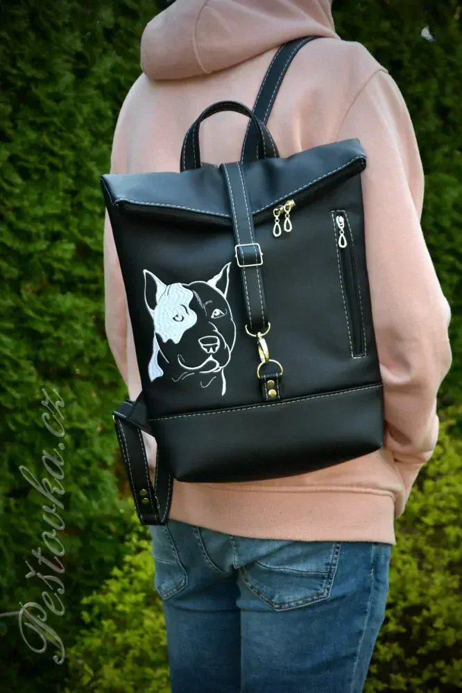 Peštovka Překlápěcí batoh Lucas *pitbull* černý