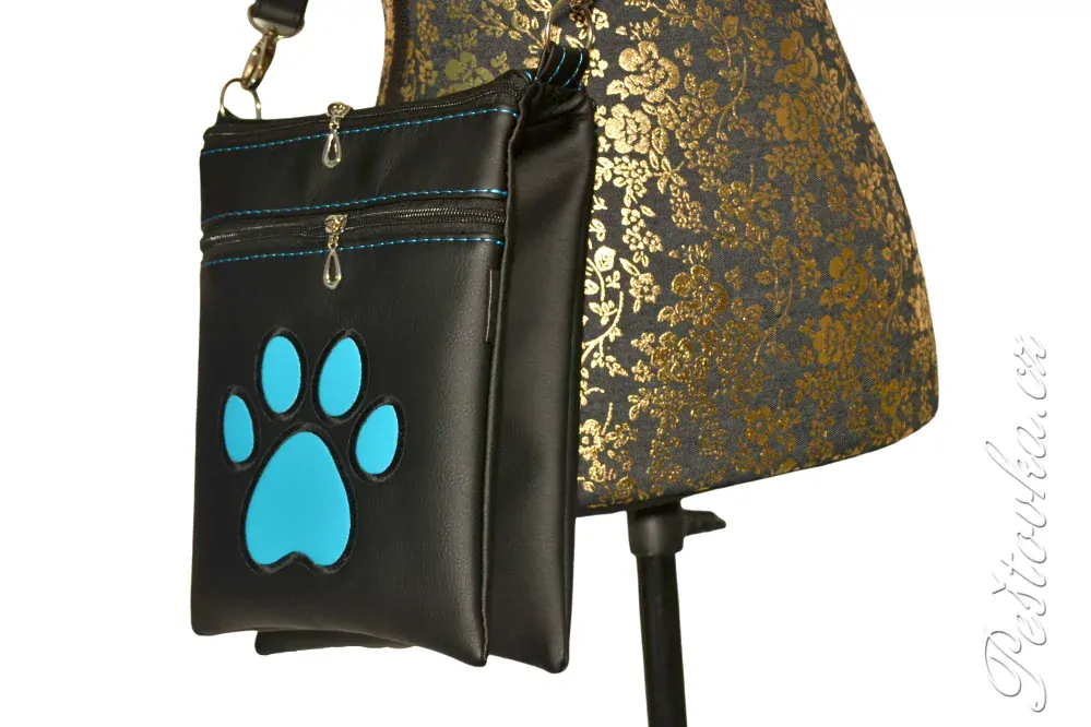 Peštovka - kabelka Tea *černo-modrá s tlapkou*
