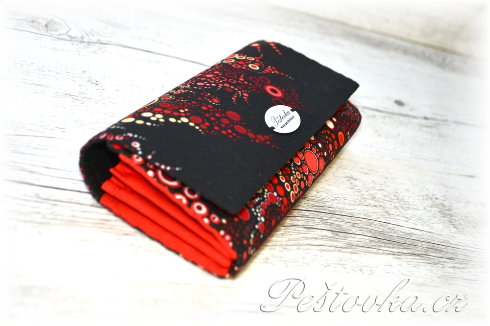 Peštovka Dámská peněženka ručně šitá *červeno-černé bublinky*