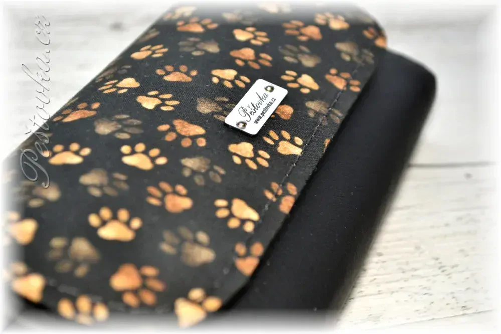 Peštovka Dámská elegantní peněženka *hnědé tlapky*