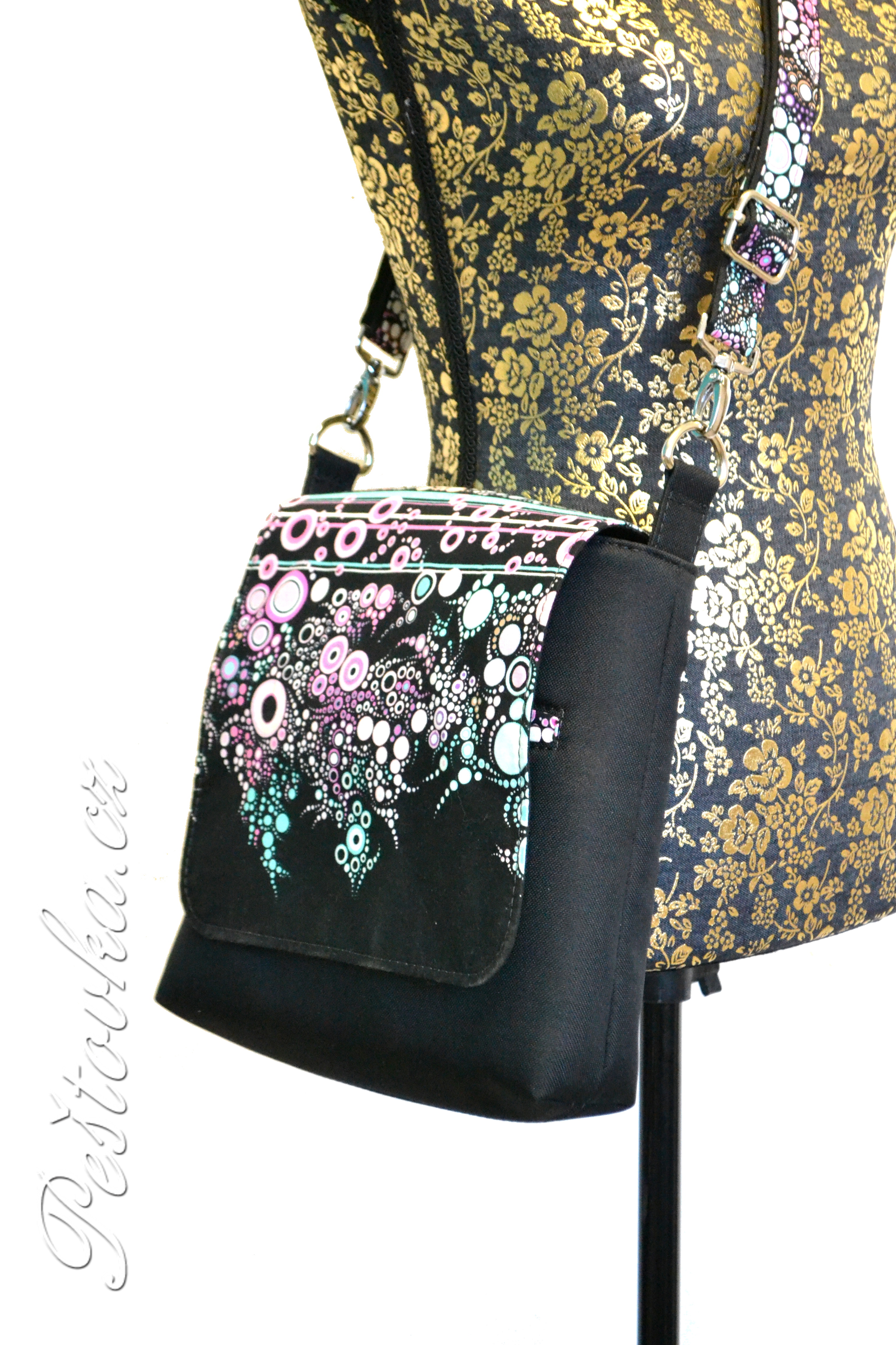 Peštovka kabelka HERA s prodlouženou klopou