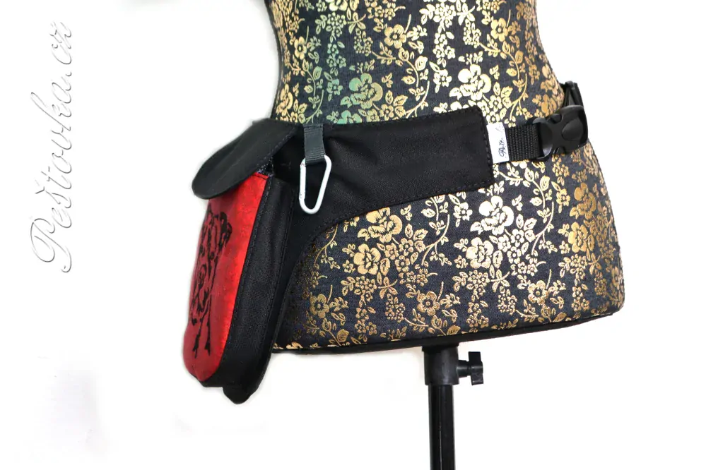 Peštovka ledvinka POSETO *červeno-černá s bullem*