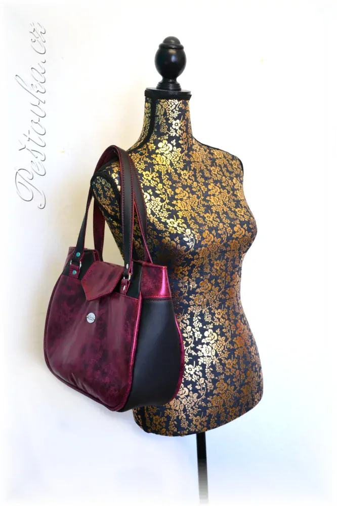 Peštovka kabelka Molly *bordo metalická*