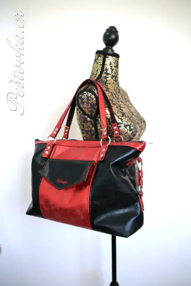 Peštovka - kabelka ANTONELLA *černo-červená metalická*