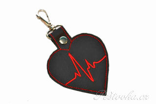 Peštovka - Klíčenka vyšívaná *černočervené srdce s EKG*